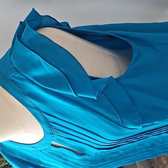 Elle Turquoise Sleeveless Blouse with Ruffles and Pleated Front - Picture 5 of 15